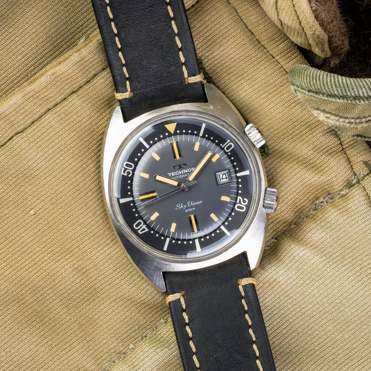 Technos Sky Diver Super Compressor Automatic 200M (8+) – C.W. 
