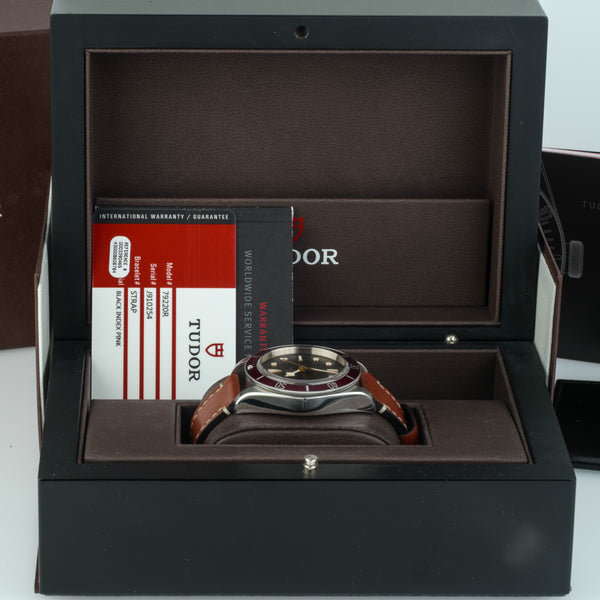 Tudor Black Bay Red 79220R, Boxed J910254
